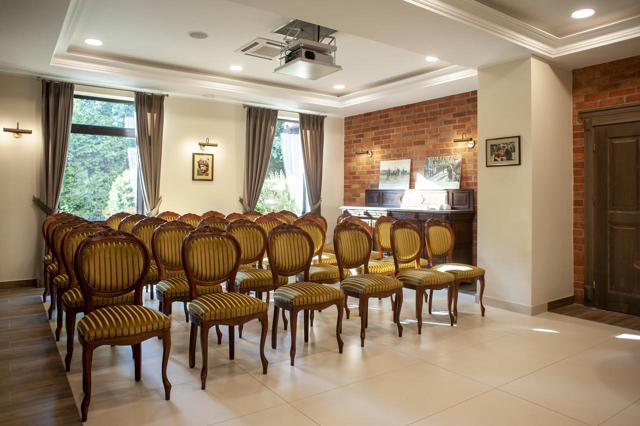 Hubertus Aparthotel & Restaurant & Horse Club Starogard Gdański Exterior foto